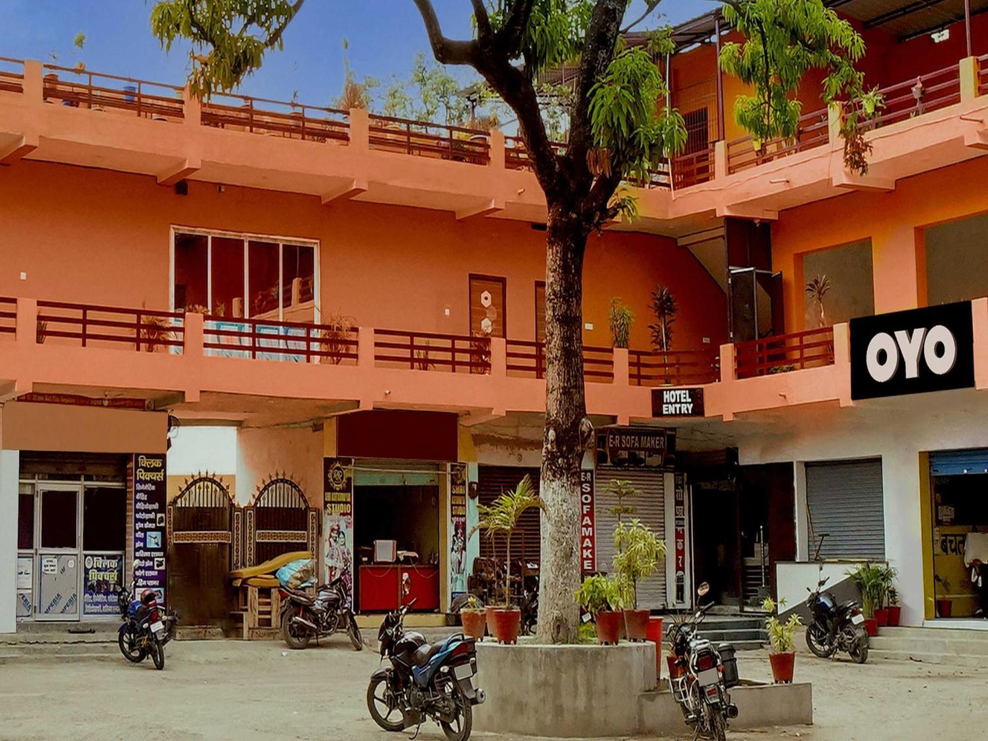 Oyo Flagship 81389 Hotel Siddhi Vinayak Motihari Exterior foto
